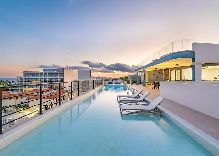 Mangrove View 2br W Rooftop Pool Near 5th Ave Casa de férias