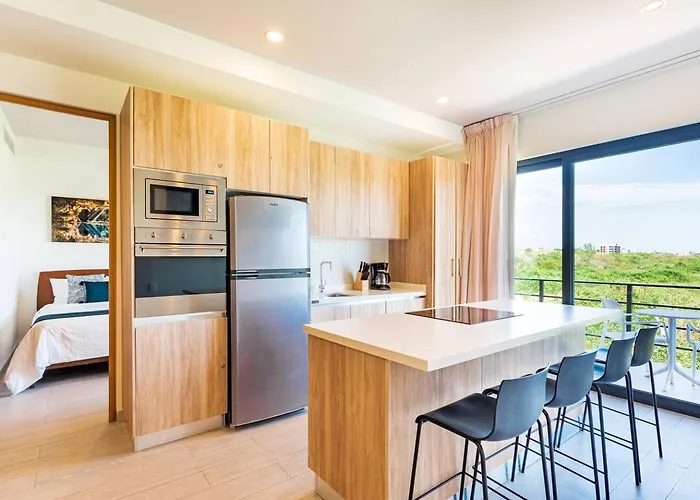 Mangrove View 2br W Rooftop Pool Near 5th Ave Playa del Carmen