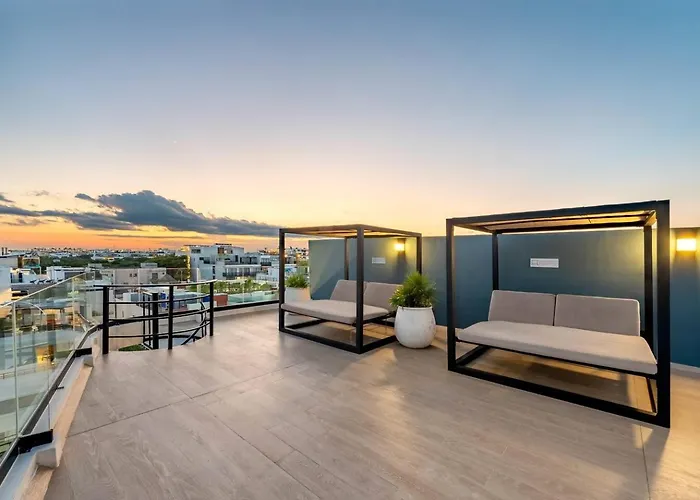 Casa de férias Mangrove View 2br W Rooftop Pool Near 5th Ave *