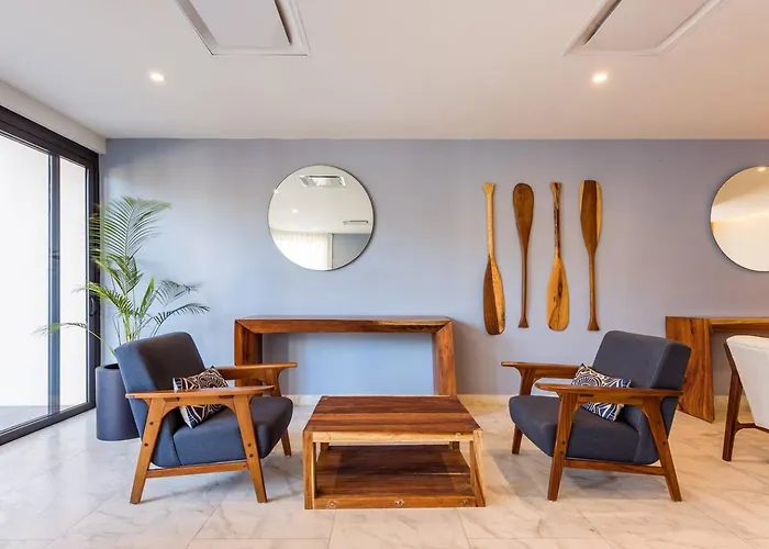 Mangrove View 2br W Rooftop Pool Near 5th Ave *
