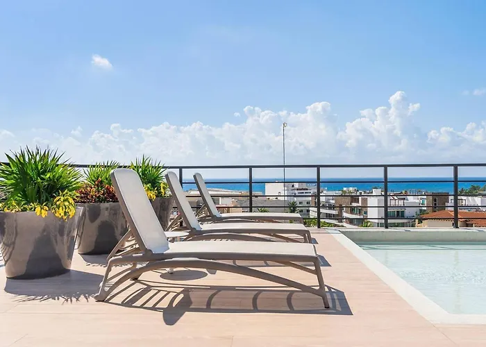 Mangrove View 2br W Rooftop Pool Near 5th Ave