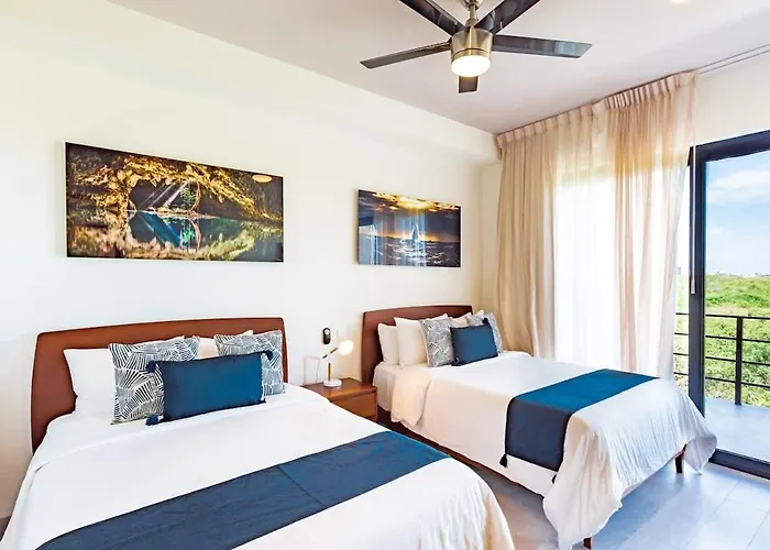 Mangrove View 2br W Rooftop Pool Near 5th Ave