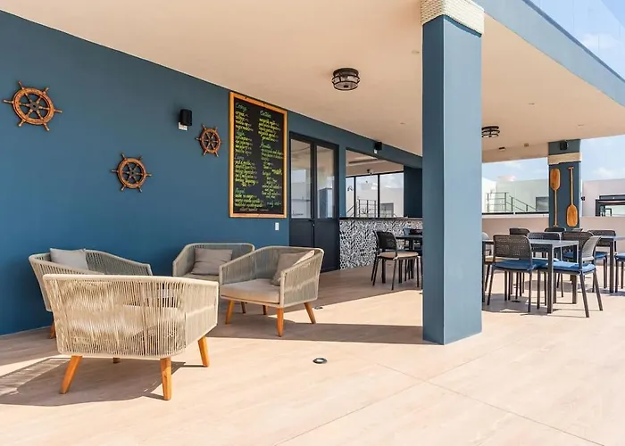Casa de férias Mangrove View 2br W Rooftop Pool Near 5th Ave