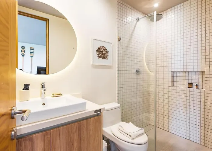 Casa de férias Mangrove View 2br W Rooftop Pool Near 5th Ave *
