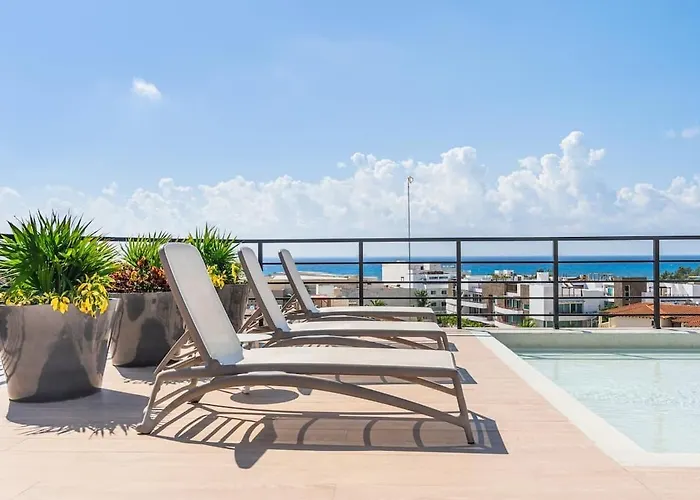 Mangrove View 2br W Rooftop Pool Near 5th Ave