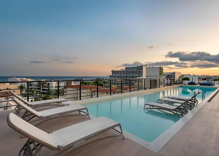 Casa de férias Mangrove View 2br W Rooftop Pool Near 5th Ave