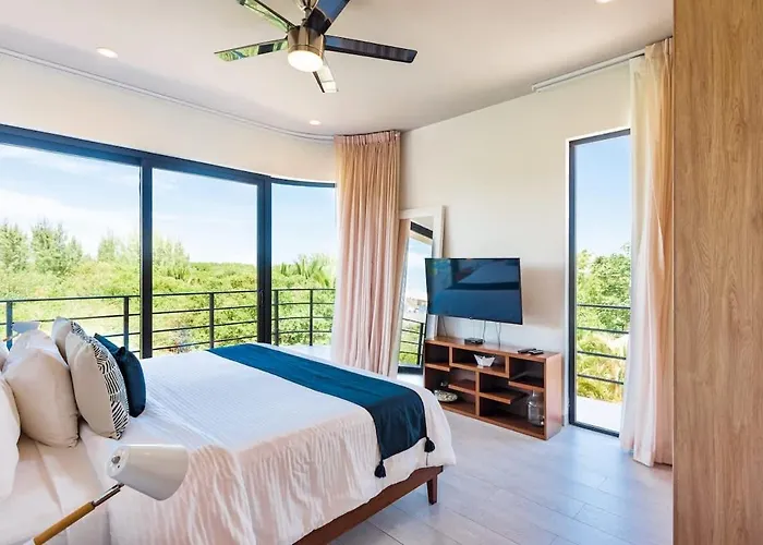 Mangrove View 2br W Rooftop Pool Near 5th Ave Casa de férias Playa del Carmen